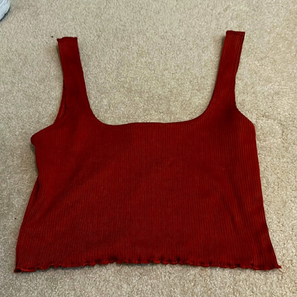 Red cropped tank